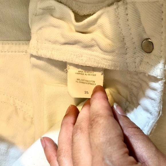 white distressed Marciano capris embroidery pocket - Picture 4 of 6